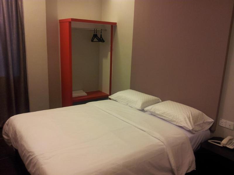 Golden Court Hotel - Tun Abdul Razak Johor Bahru Extérieur photo