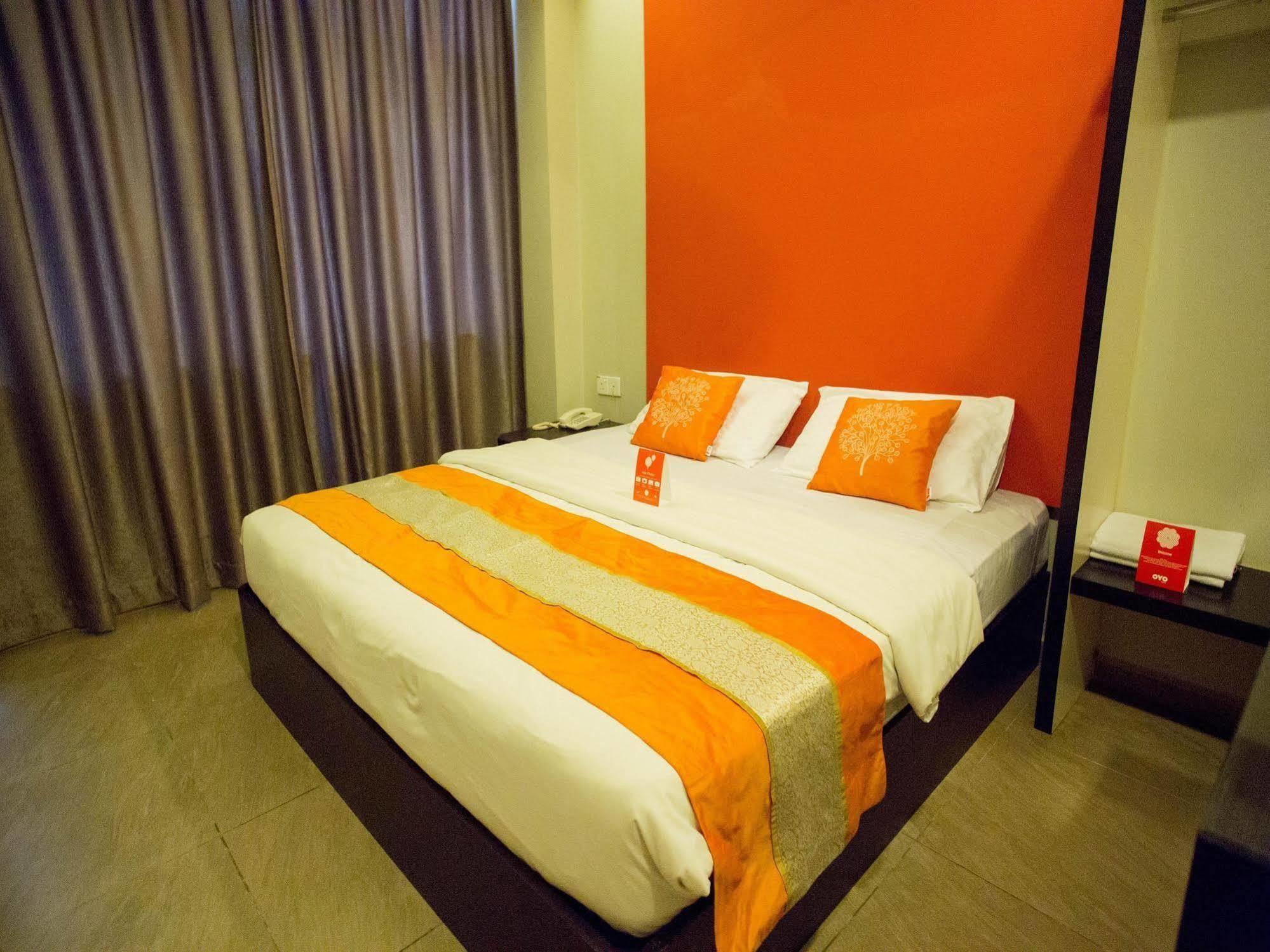Golden Court Hotel - Tun Abdul Razak Johor Bahru Extérieur photo