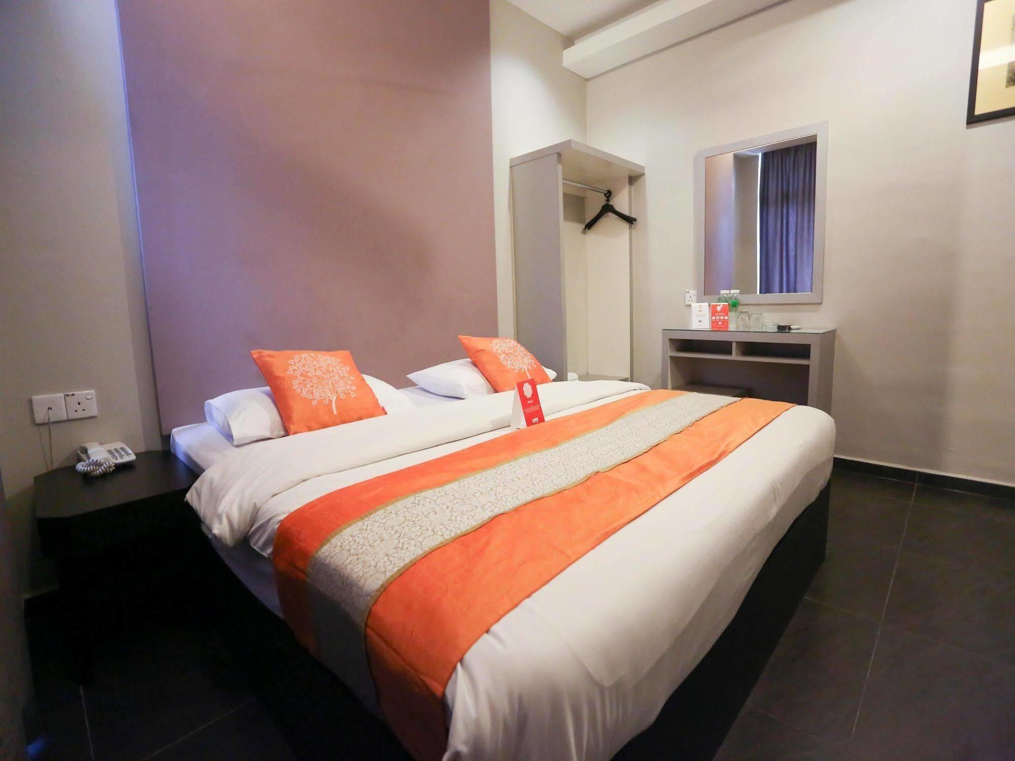 Golden Court Hotel - Tun Abdul Razak Johor Bahru Extérieur photo