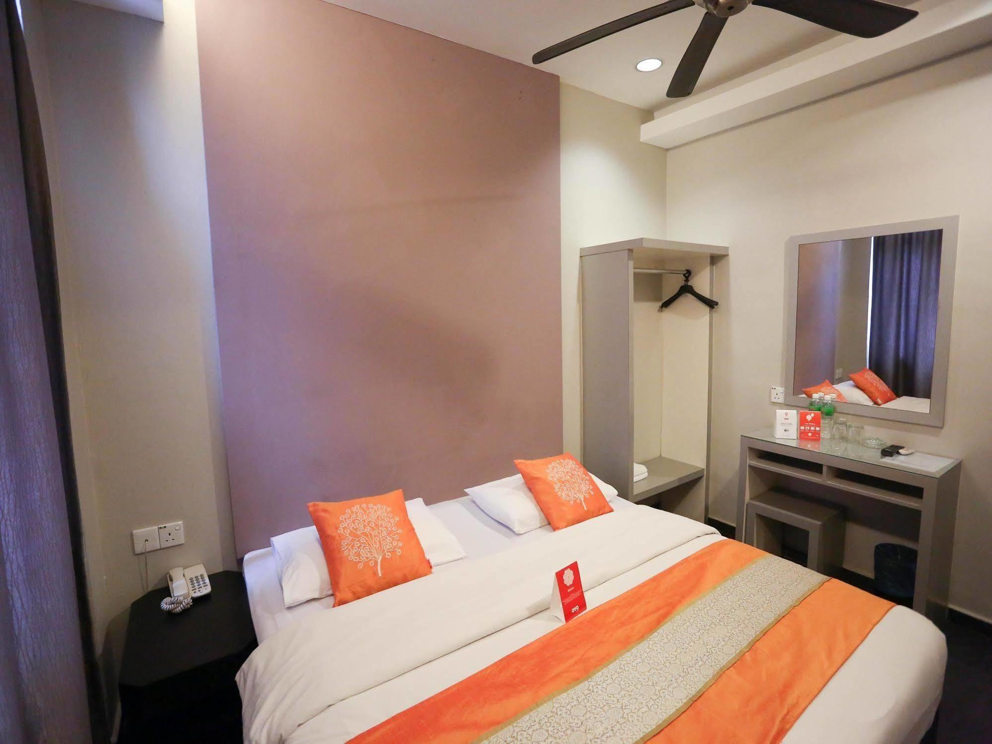 Golden Court Hotel - Tun Abdul Razak Johor Bahru Extérieur photo