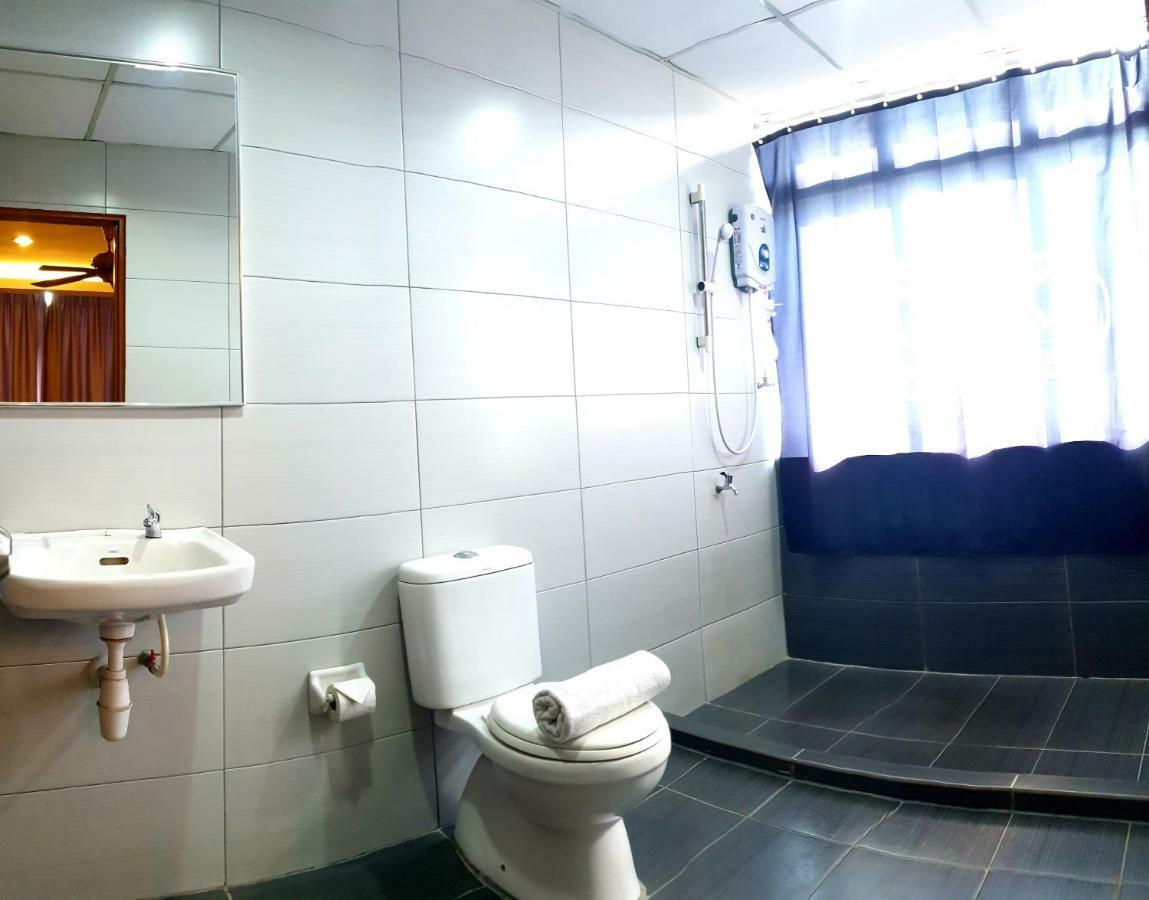 Golden Court Hotel - Tun Abdul Razak Johor Bahru Extérieur photo