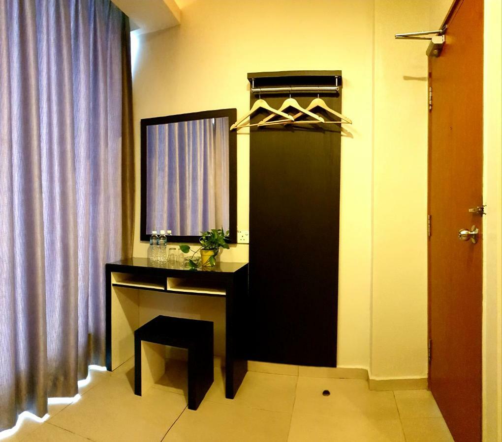 Golden Court Hotel - Tun Abdul Razak Johor Bahru Extérieur photo