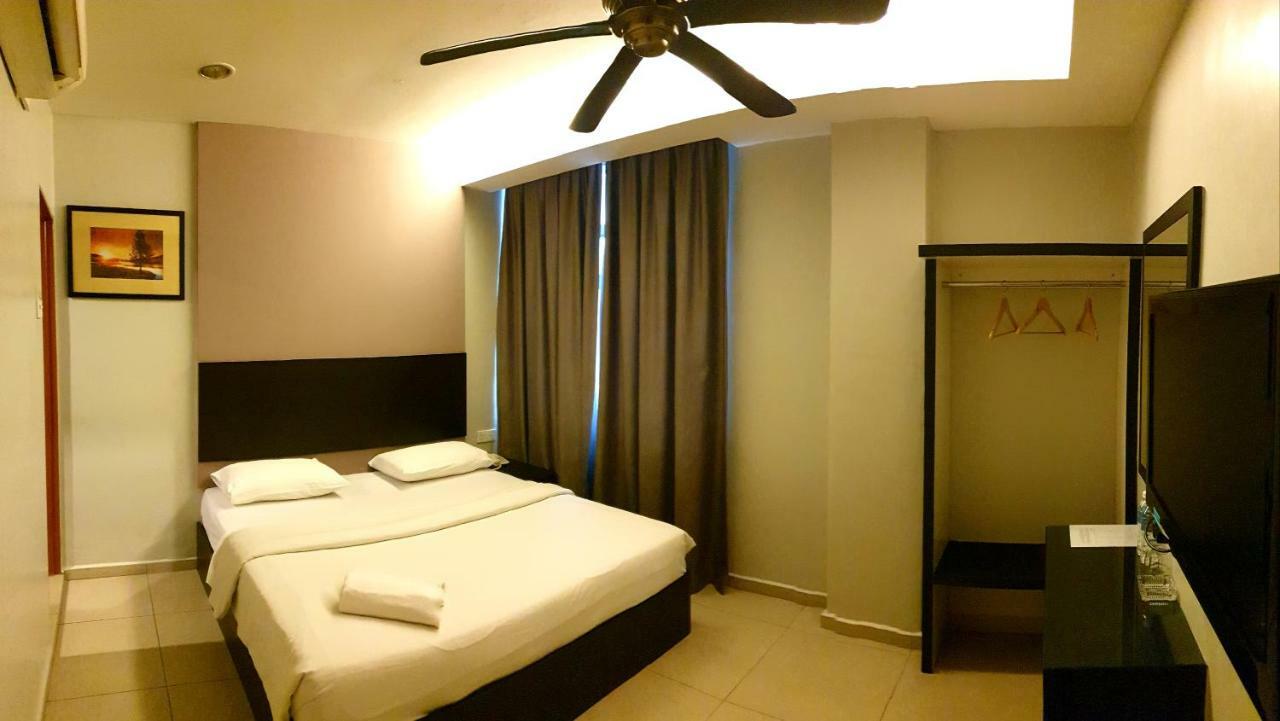 Golden Court Hotel - Tun Abdul Razak Johor Bahru Extérieur photo